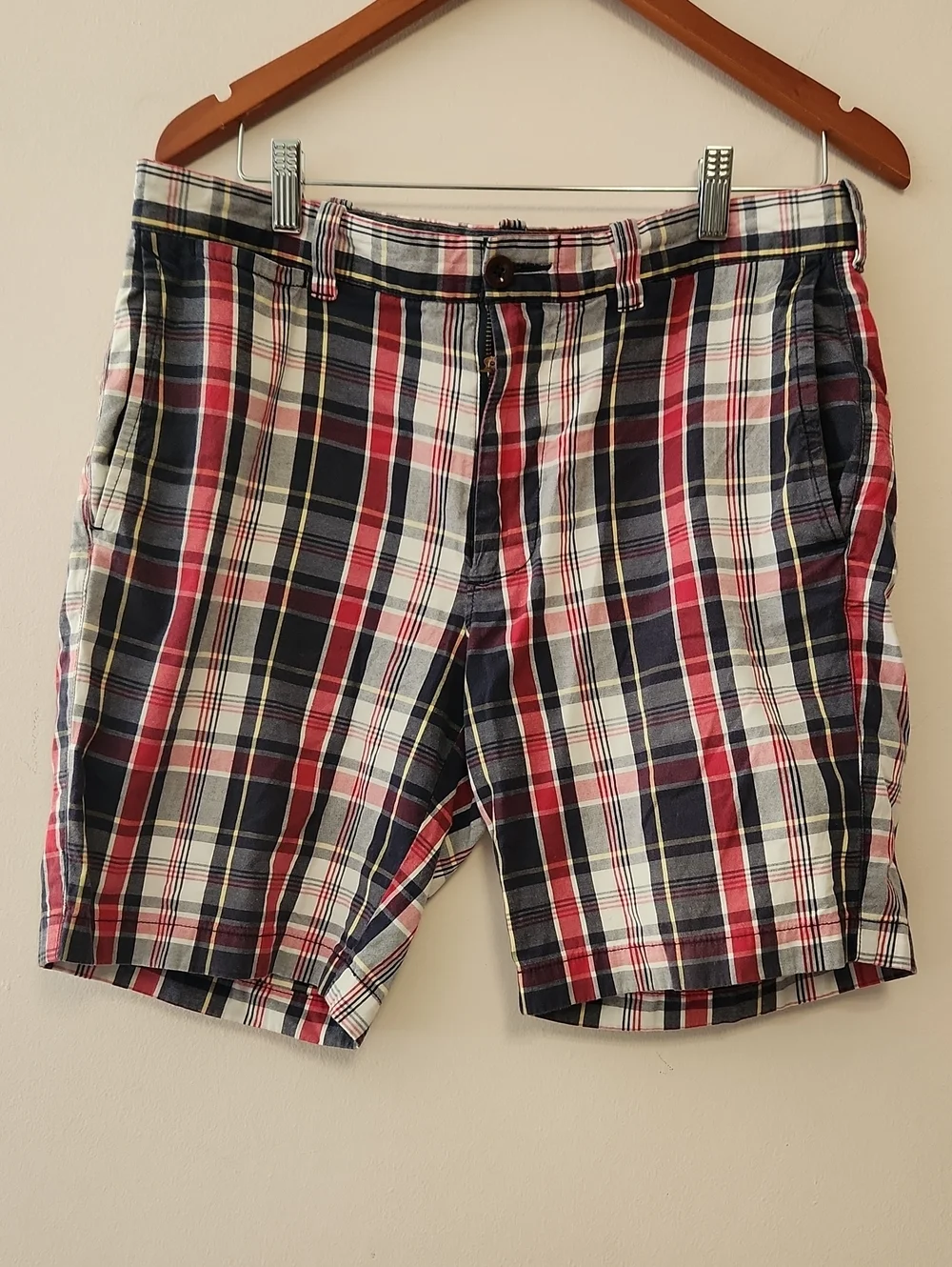 J. Crew Indian Madras Men's Plaid Cotton Shorts - Red & Navy Sice 33 Inseam 9